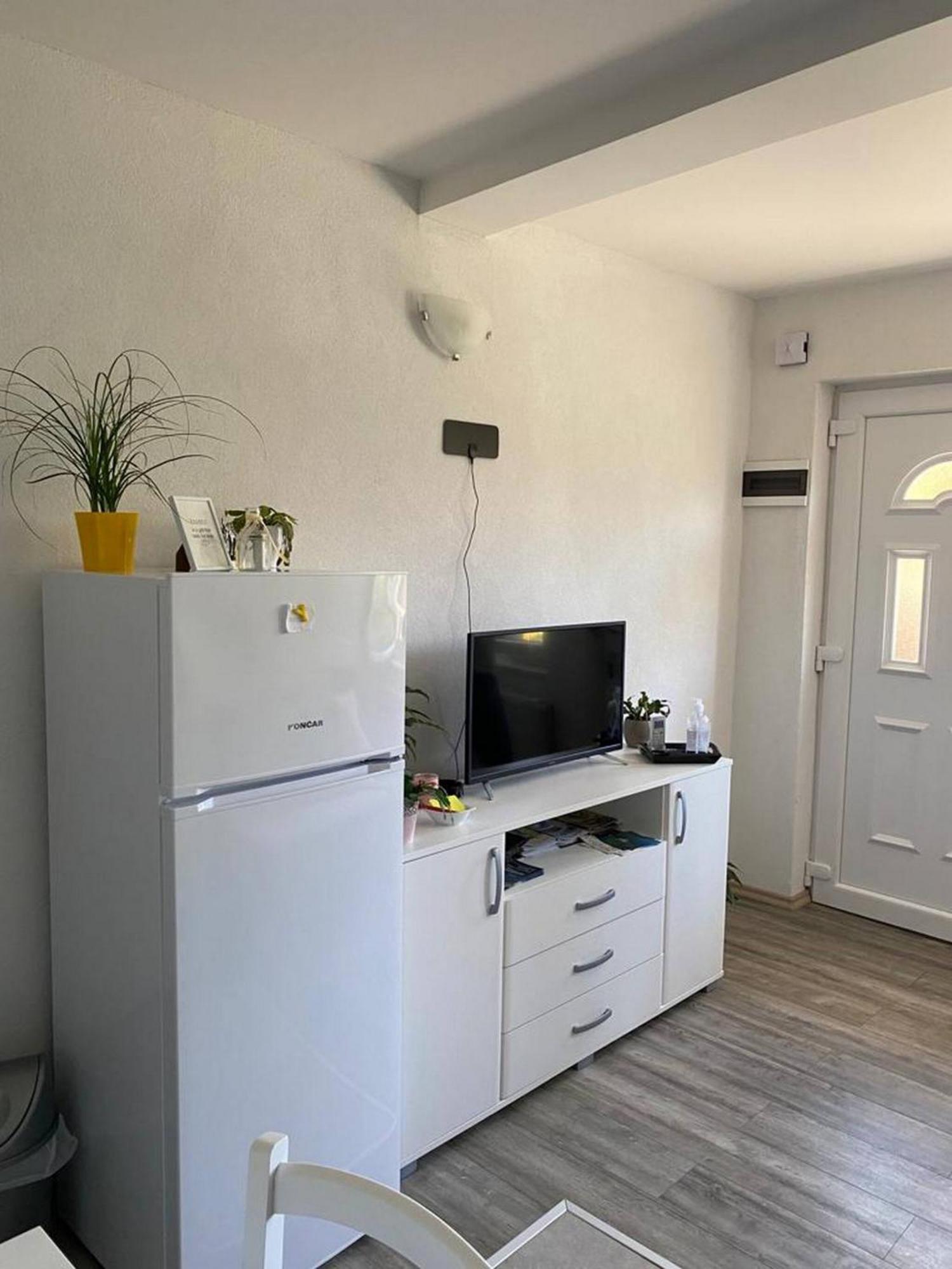 Rural Apartment Ante Drniš Екстериор снимка