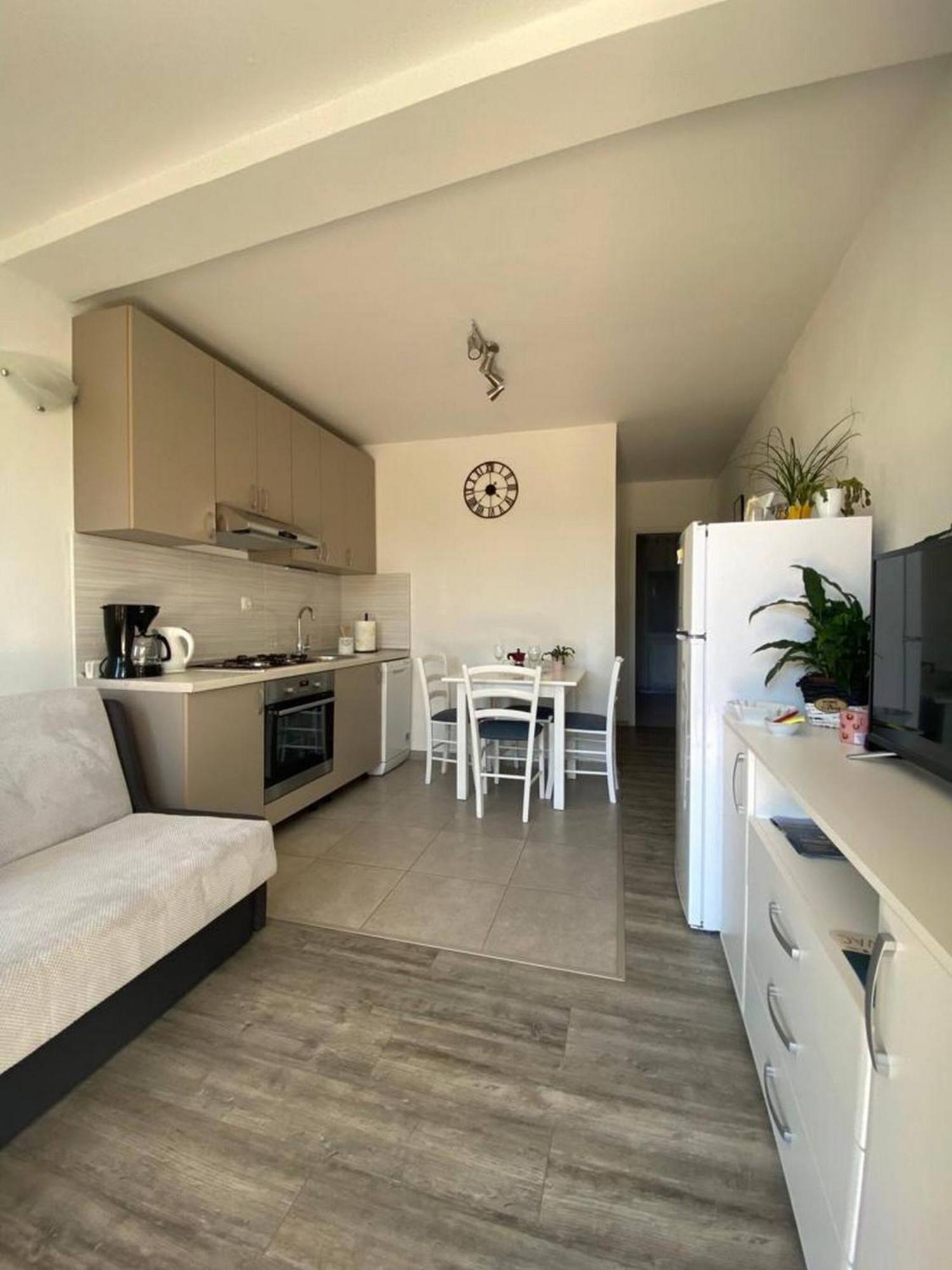 Rural Apartment Ante Drniš Екстериор снимка